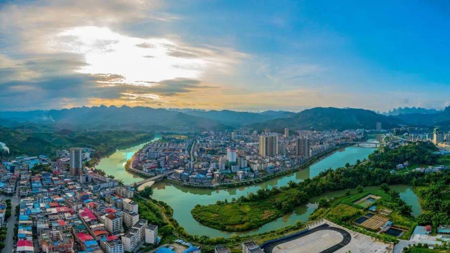 广西河池市环江县有哪些旅游景点?广西环江明伦医院号码是多少-图1 广西河池市环江县有哪些旅游景点?广西环江明伦医院号码是多少-图1