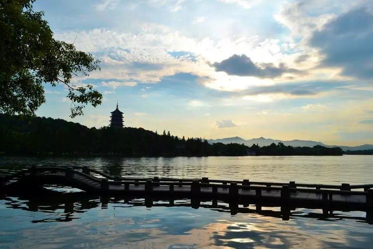 杭州西湖现在多少度?杭州天气温度是多少现在-图3 杭州西湖现在多少度?杭州天气温度是多少现在-图3