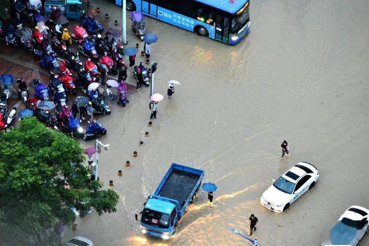 大雨暴雨大暴雨的标准?特大暴雨指超过多少-图2 大雨暴雨大暴雨的标准?特大暴雨指超过多少-图2