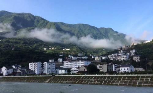 兴山榛子乡海拔多少米?兴山县在北纬多少度-图1 兴山榛子乡海拔多少米?兴山县在北纬多少度-图1