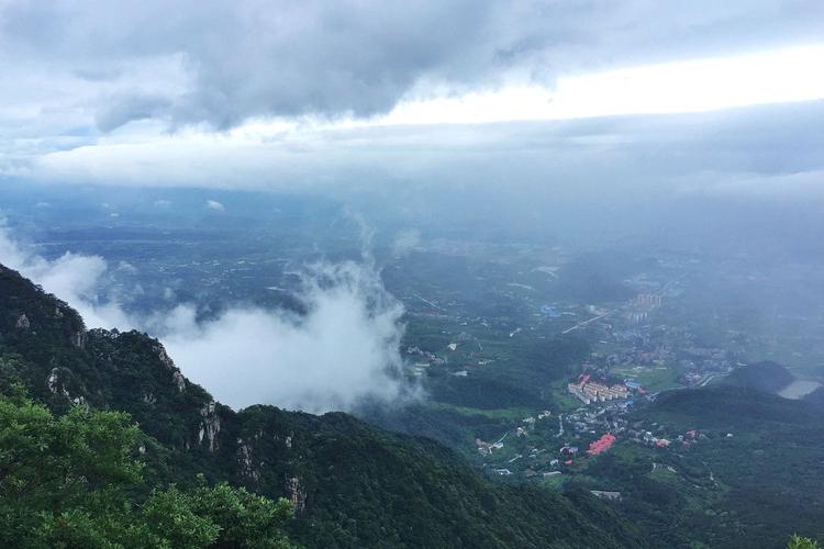 庐山现在热吗?庐山气温一般都是多少度-图3 庐山现在热吗?庐山气温一般都是多少度-图3