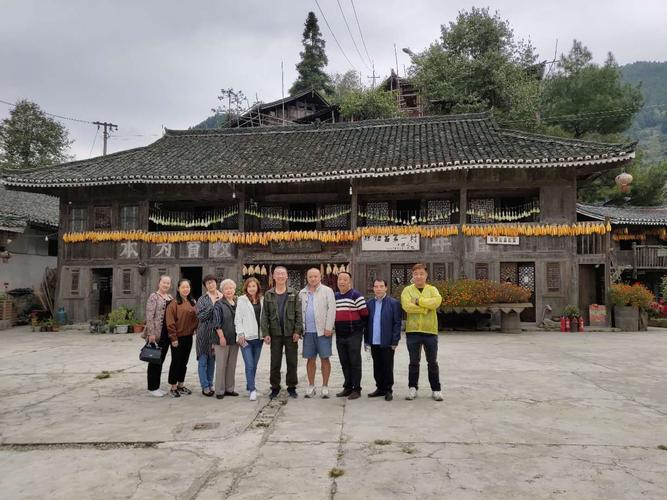 苗疆是什么时候产生的?铜仁市腊尔山镇有多少人口-图1 苗疆是什么时候产生的?铜仁市腊尔山镇有多少人口-图1