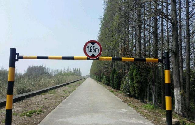 请问在乡村道路上是否允许大型的客车通行呢?急?大巴限高多少米-图3 请问在乡村道路上是否允许大型的客车通行呢?急?大巴限高多少米-图3