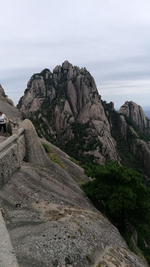 莲花峰2020年什么时候开放的?劳动节黄山多少人-图3 莲花峰2020年什么时候开放的?劳动节黄山多少人-图3