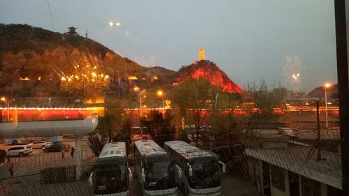 延安4月份天气穿什么衣服?延安现在穿多少-图1 延安4月份天气穿什么衣服?延安现在穿多少-图1