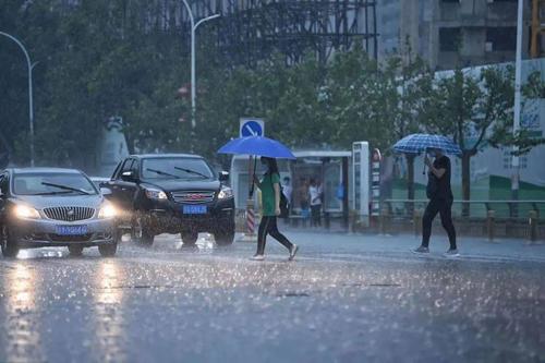 什么雨威力最大?世界上最大的雨是多少毫米-图1 什么雨威力最大?世界上最大的雨是多少毫米-图1