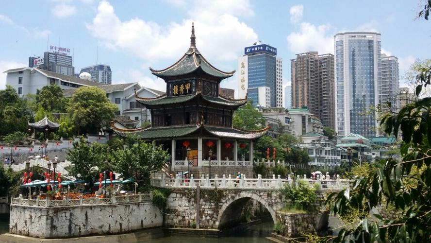 甲秀楼附近景点?贵阳甲秀楼平均海拔多少米高-图1 甲秀楼附近景点?贵阳甲秀楼平均海拔多少米高-图1