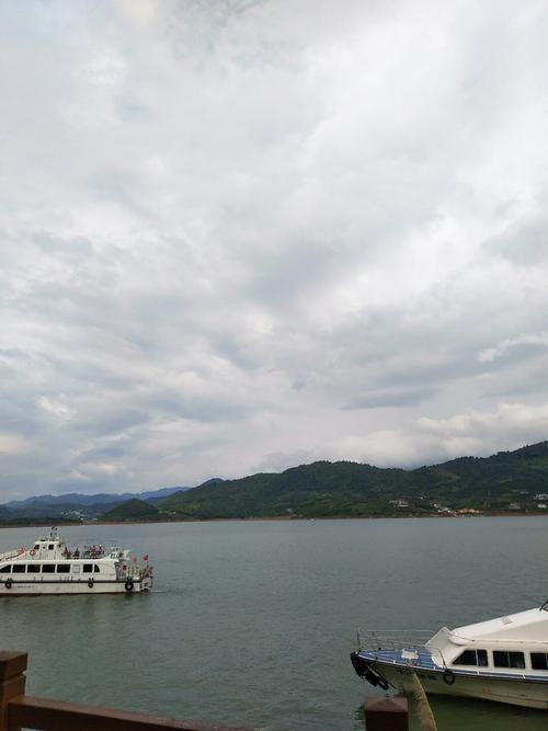 彬州东江湖湖水为什么这么冰?陕西咸阳彬州市多少度-图2 彬州东江湖湖水为什么这么冰?陕西咸阳彬州市多少度-图2