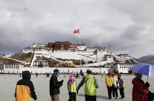 春节期间去西藏旅游合适吗?过年拉萨气温多少度-图2 春节期间去西藏旅游合适吗?过年拉萨气温多少度-图2