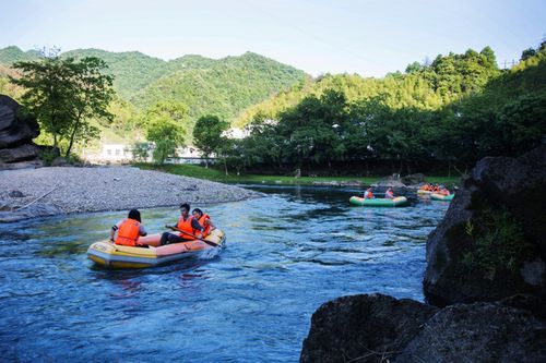 西黄山漂流几点开始?冬至回石台包车多少钱-图2 西黄山漂流几点开始?冬至回石台包车多少钱-图2