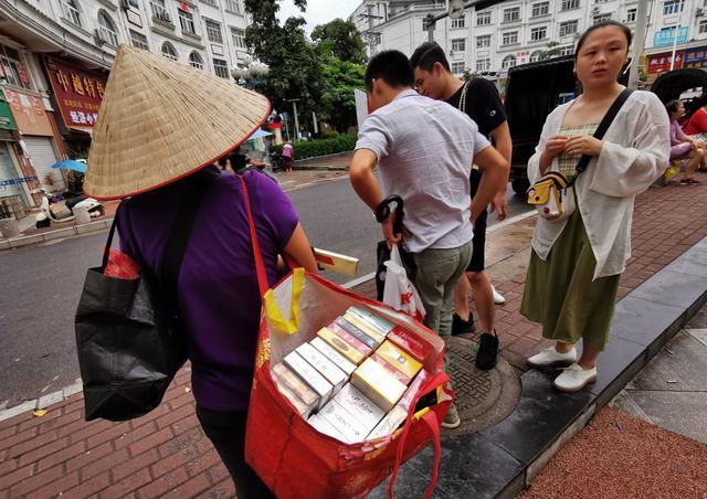 求广西东兴口岸越南香烟,量大?广西抽什么烟多少钱一盒-图2 求广西东兴口岸越南香烟,量大?广西抽什么烟多少钱一盒-图2