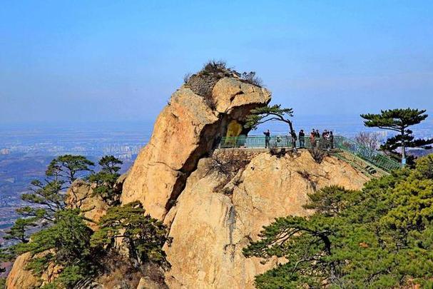 千山现在人多吗?千山有多少年历史了-图1 千山现在人多吗?千山有多少年历史了-图1