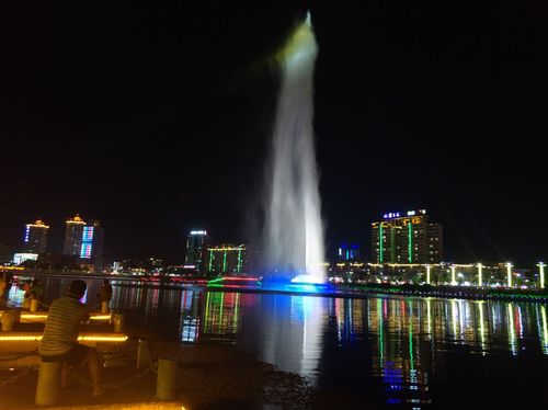 亚洲第一喷泉(河源)高多少米?河源第一高喷泉多少米-图3 亚洲第一喷泉(河源)高多少米?河源第一高喷泉多少米-图3