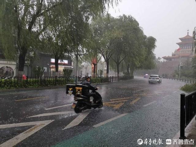 为什么济南下雨容易积水?济南昨天降雨量是多少-图2 为什么济南下雨容易积水?济南昨天降雨量是多少-图2