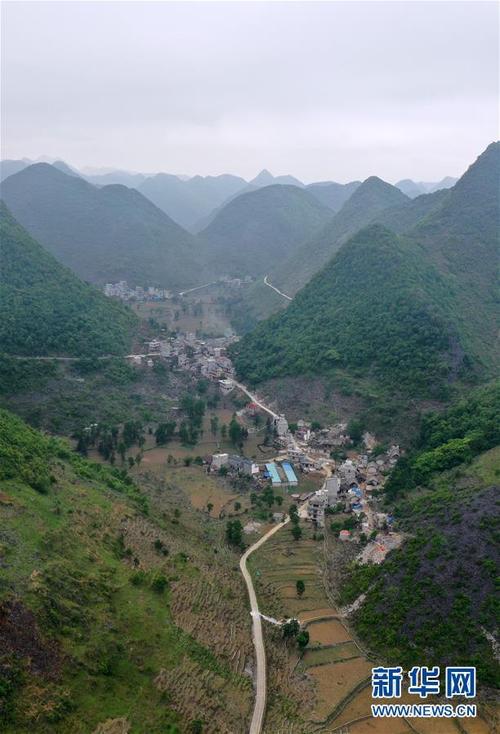 杨六斤介绍?隆林德峨有多少个屯-图2 杨六斤介绍?隆林德峨有多少个屯-图2