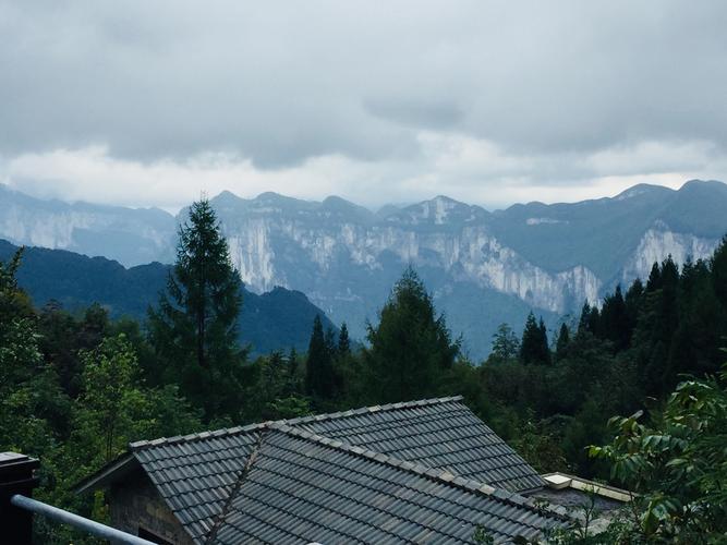 恩施八月份是雨季吗?恩施夏季多少度-图1 恩施八月份是雨季吗?恩施夏季多少度-图1