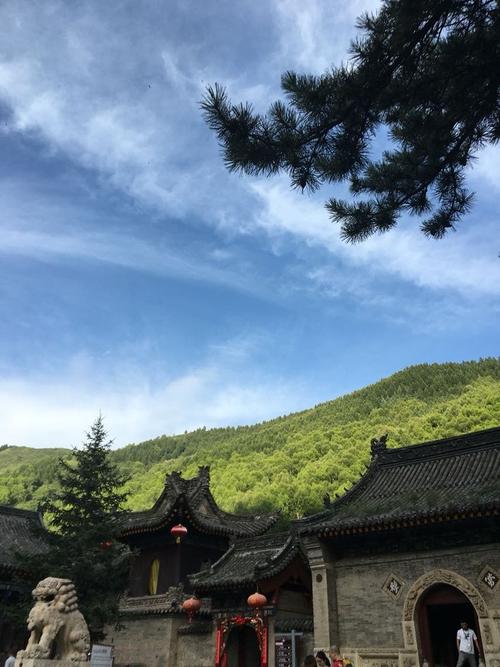 五台山天气适合穿什么衣服?山西省五台山气温是多少度-图2 五台山天气适合穿什么衣服?山西省五台山气温是多少度-图2