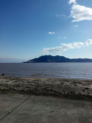 浙江舟山冬天气温怎么样，一般穿什么衣服衣服合适，用穿羽绒服吗？浙江省舟山市天气多少度-图1