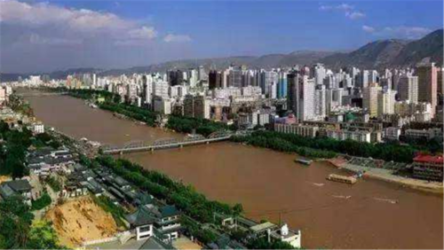 乌鲁木齐和兰州哪个城市大?头屯河多少度-图1 乌鲁木齐和兰州哪个城市大?头屯河多少度-图1