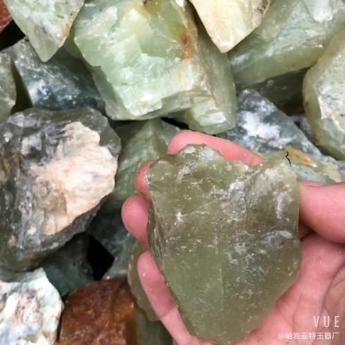玉石是冰凉的吗?岫岩明天温度是多少-图1 玉石是冰凉的吗?岫岩明天温度是多少-图1