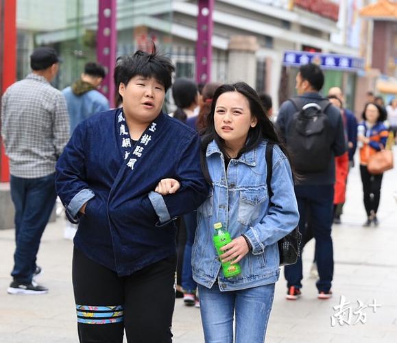 广州这几天天气穿衣服怎么穿啊,不知道到底是冷还是热20几度,该带薄外套还是厚外套呢?明天广州的天气是多少度-图3 广州这几天天气穿衣服怎么穿啊,不知道到底是冷还是热20几度,该带薄外套还是厚外套呢?明天广州的天气是多少度-图3