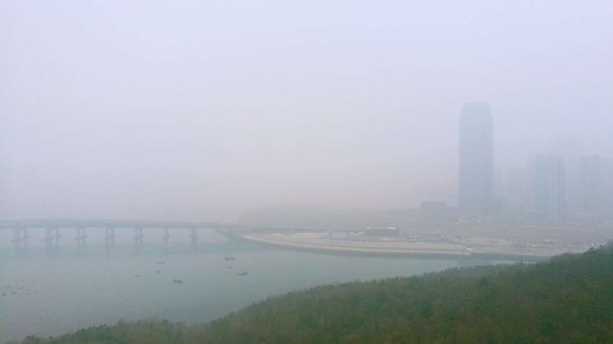 大连的天气为什么比较潮湿?大连冬天有多少雾霾天-图2 大连的天气为什么比较潮湿?大连冬天有多少雾霾天-图2