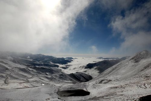 夹金山为什么终年积雪?夹金山四季气温多少-图1 夹金山为什么终年积雪?夹金山四季气温多少-图1