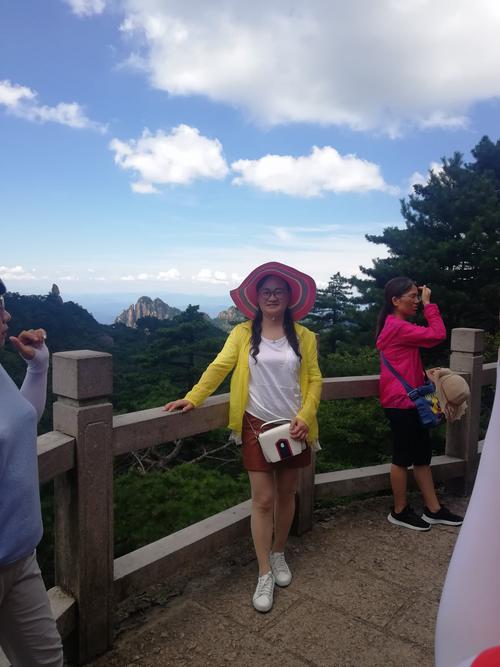 请教5月底游黄山的穿衣?黄山3至5月的气温是多少-图1 请教5月底游黄山的穿衣?黄山3至5月的气温是多少-图1