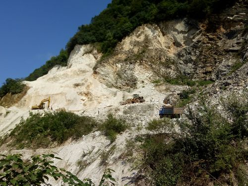 秦岭地区矿山环境特点?沟谷纵坡大约多少度-图2 秦岭地区矿山环境特点?沟谷纵坡大约多少度-图2