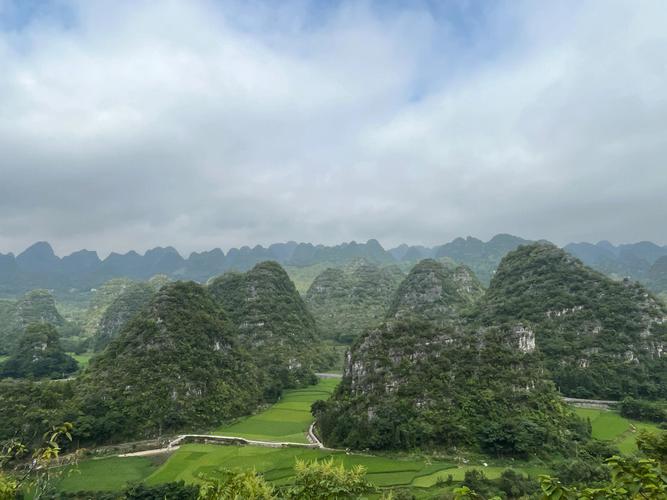 兴义除了万峰林和西湘楼还有哪里比较好玩?兴义到东北有多少公里-图2 兴义除了万峰林和西湘楼还有哪里比较好玩?兴义到东北有多少公里-图2