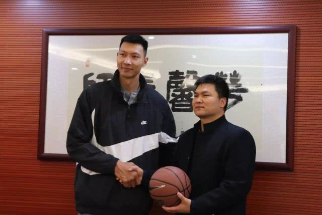 易建联父亲是东北的吗?东北离鹤山多少公里-图3 易建联父亲是东北的吗?东北离鹤山多少公里-图3