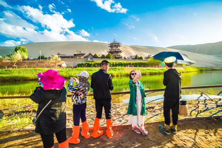 五一带孩子适合去甘肃哪旅游?甘肃五一的温度是多少-图1 五一带孩子适合去甘肃哪旅游?甘肃五一的温度是多少-图1