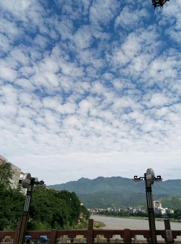 中国最潮湿的城市是哪个?雅安四月份晴天多少天-图1 中国最潮湿的城市是哪个?雅安四月份晴天多少天-图1