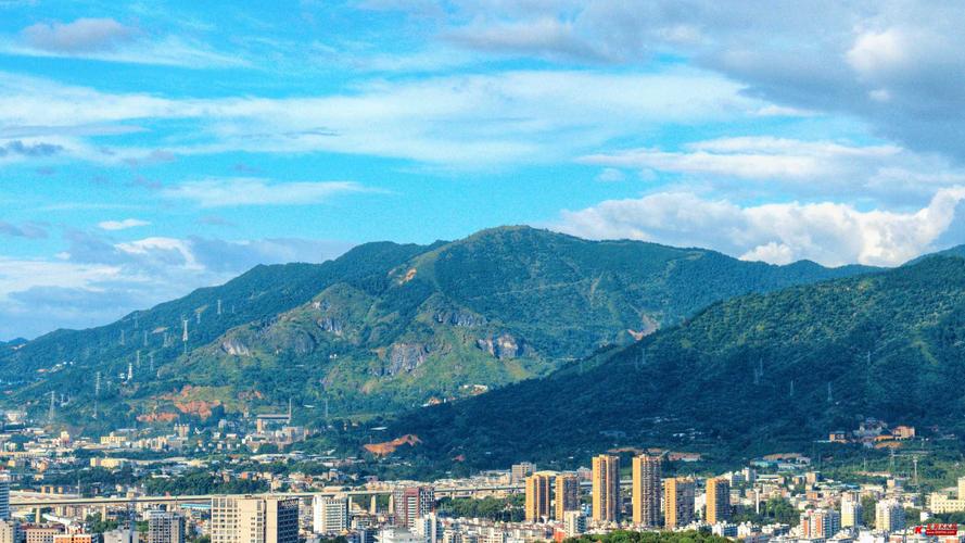龙岩的地理风貌是什么样的?龙岩有多少度-图2 龙岩的地理风貌是什么样的?龙岩有多少度-图2