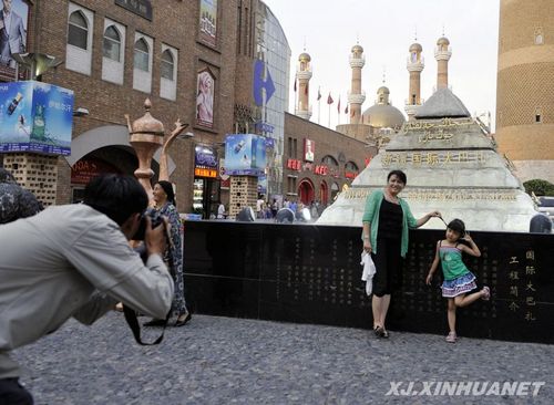 乌鲁木齐旅游穿什么衣服?乌鲁木齐多少度可以穿长袖-图1 乌鲁木齐旅游穿什么衣服?乌鲁木齐多少度可以穿长袖-图1