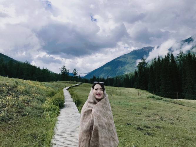 乌鲁木齐旅游穿什么衣服?乌鲁木齐多少度可以穿长袖-图2 乌鲁木齐旅游穿什么衣服?乌鲁木齐多少度可以穿长袖-图2