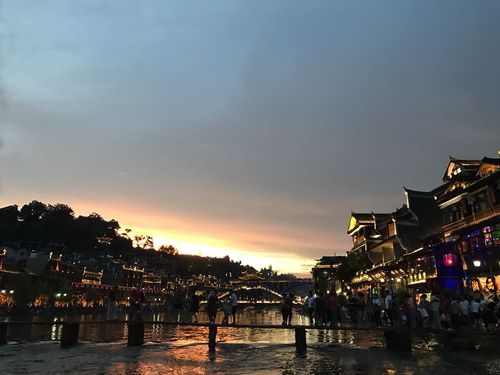 2月去凤凰古城好吗?夏凤凰古镇的气温最高是多少-图1 2月去凤凰古城好吗?夏凤凰古镇的气温最高是多少-图1