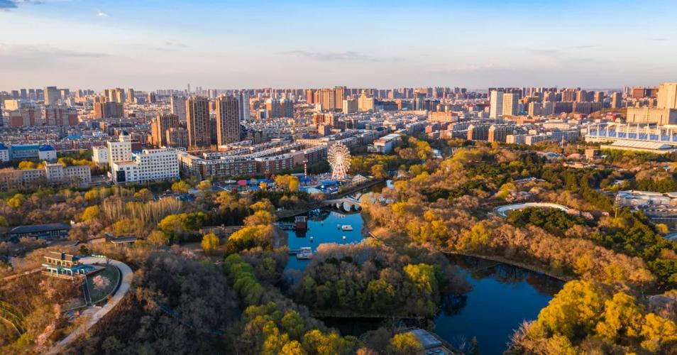 东北城市中的沈阳、长春、哈尔滨,哪个城市树多绿化好?长春和沈阳冬天气温差多少-图1 东北城市中的沈阳、长春、哈尔滨,哪个城市树多绿化好?长春和沈阳冬天气温差多少-图1