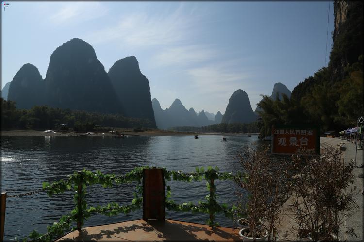 桂林阳朔水黄吗?桂林漓江天气有多少度-图1 桂林阳朔水黄吗?桂林漓江天气有多少度-图1