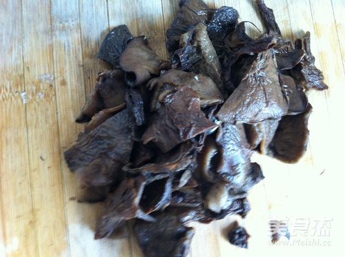 干松蘑的家常做法?两斤干竹笋发开后有多少-图2 干松蘑的家常做法?两斤干竹笋发开后有多少-图2