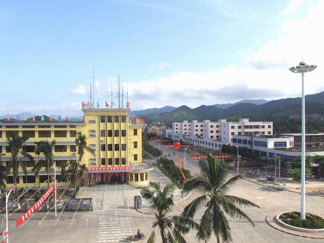 海南省琼中县多少个镇和人口数?琼中加叉至新伟农场多少公里-图2 海南省琼中县多少个镇和人口数?琼中加叉至新伟农场多少公里-图2