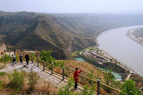 六七月份到哪里旅游最合适?乾坤湾镇住宿多少钱-图2 六七月份到哪里旅游最合适?乾坤湾镇住宿多少钱-图2