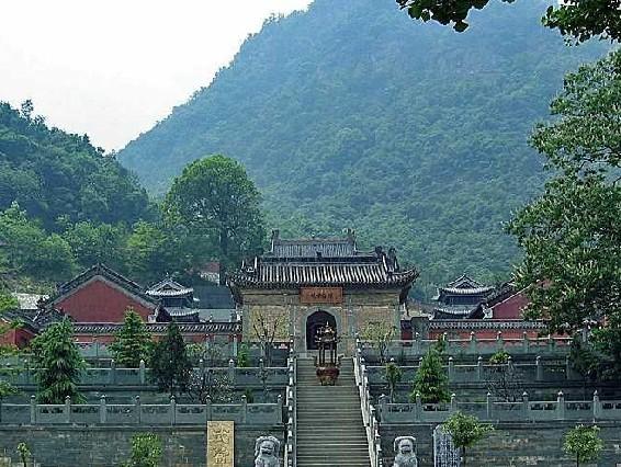 关于山的三个字旅游景点?武当山到安庆多少公里-图3 关于山的三个字旅游景点?武当山到安庆多少公里-图3