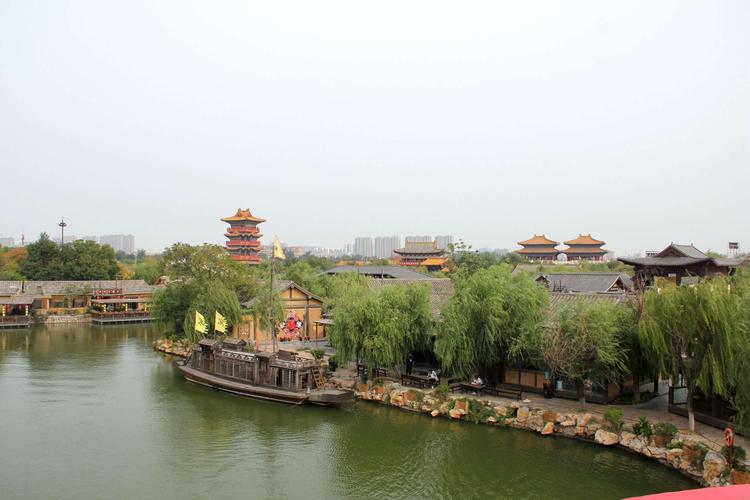 三伏天开封清明上河园热吗？河南清明气温一般多少度-图2