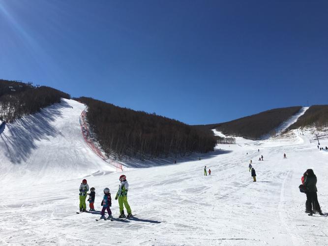 张家口滑雪场夏天能去么?张家口滑雪场多少度-图3 张家口滑雪场夏天能去么?张家口滑雪场多少度-图3
