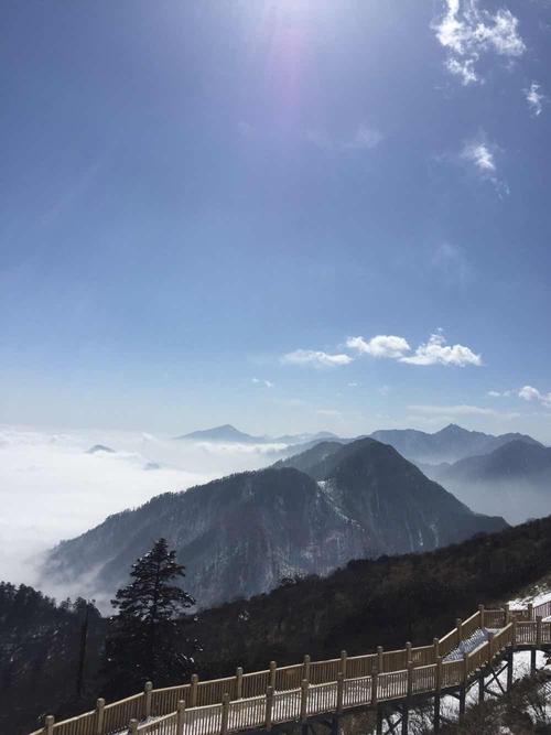 9月份西岭雪山的穿多厚?西岭雪山天气在多少度-图1 9月份西岭雪山的穿多厚?西岭雪山天气在多少度-图1