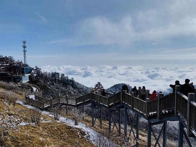 9月份西岭雪山的穿多厚?西岭雪山天气在多少度-图2 9月份西岭雪山的穿多厚?西岭雪山天气在多少度-图2