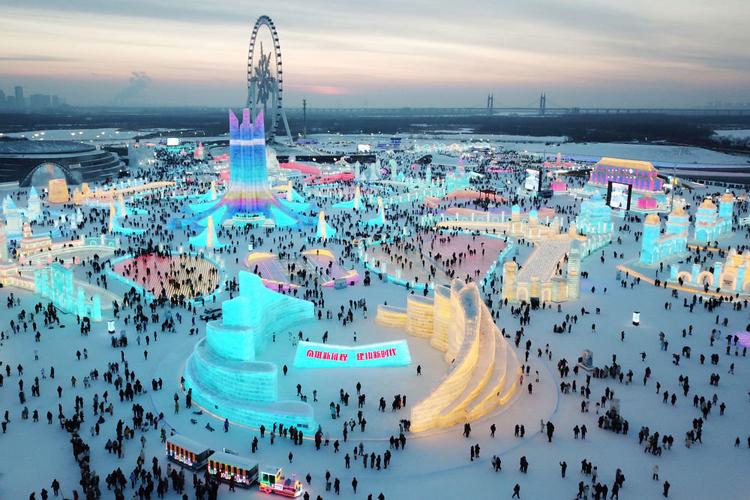 哈尔滨冰雪大世界春节人多吗?哈尔滨春节一般多少度-图1 哈尔滨冰雪大世界春节人多吗?哈尔滨春节一般多少度-图1