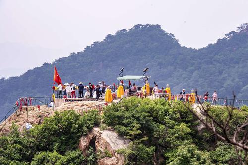 三伏天去鞍山千山是不是非常热?鞍山天气夏天最热多少度-图3 三伏天去鞍山千山是不是非常热?鞍山天气夏天最热多少度-图3