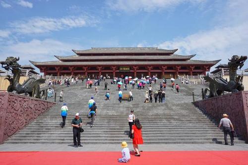 去横店旅游怎么样?横店最低温度是多少-图1 去横店旅游怎么样?横店最低温度是多少-图1